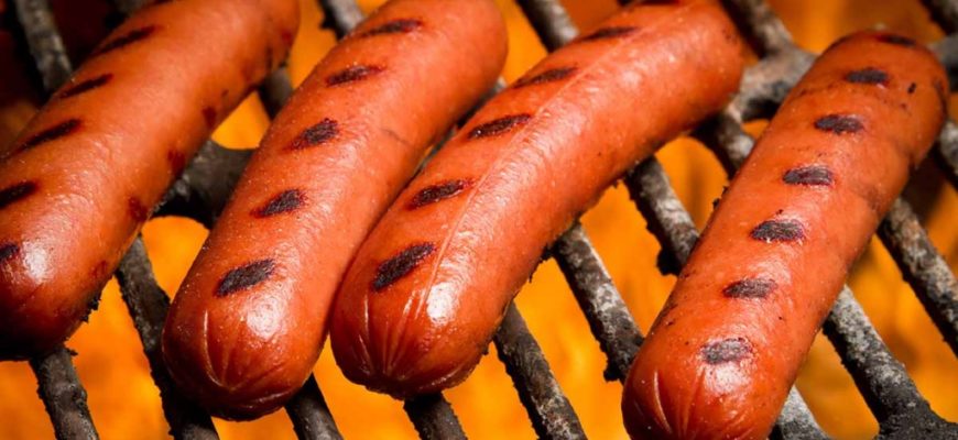 How to grill the perfect hot dog